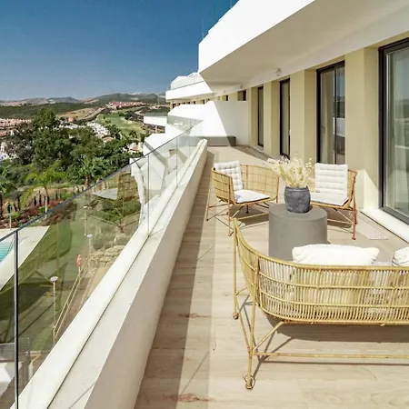 Daire One80- Stunning Penthouse With Sea Views Estepona