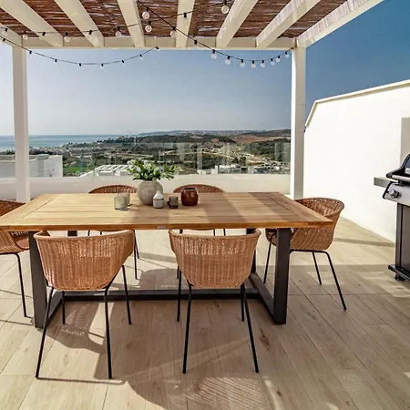 Daire One80- Stunning Penthouse With Sea Views Estepona